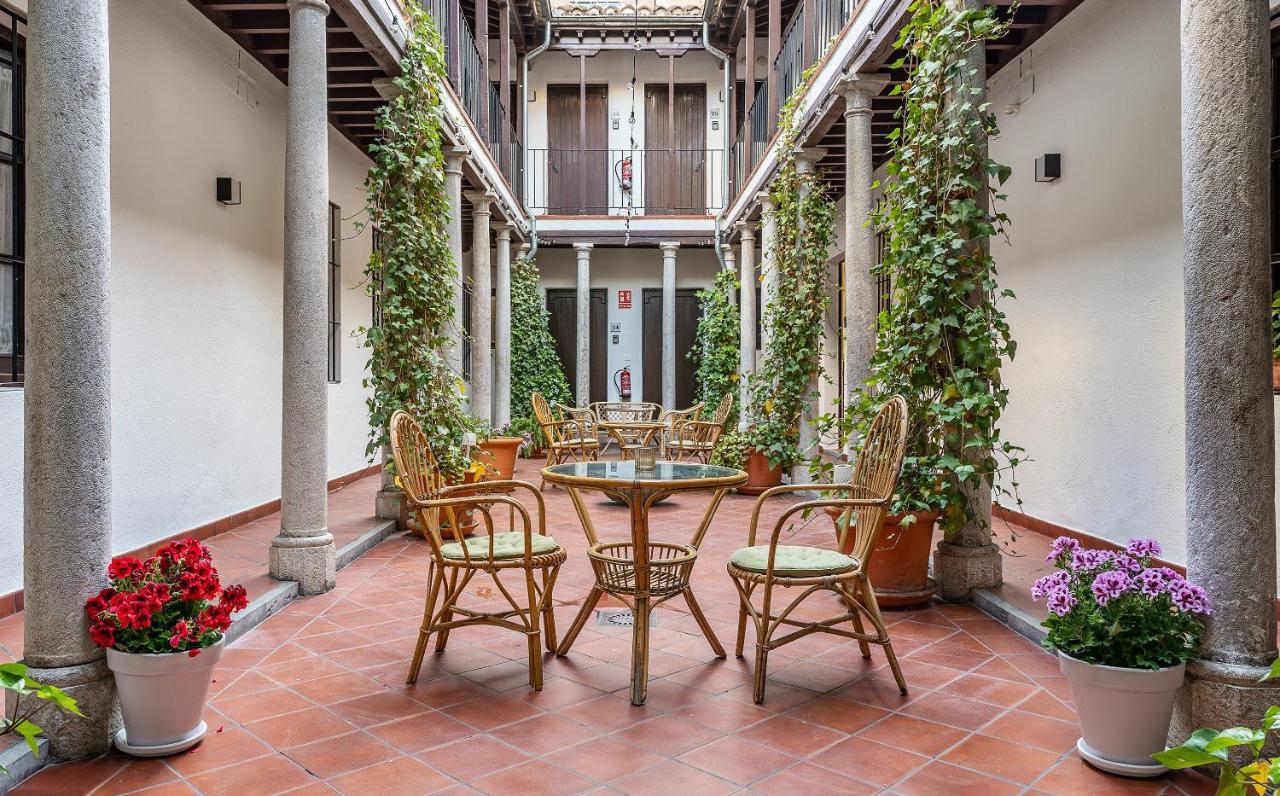 Adanar-Las Columnas Granada Dış mekan fotoğraf